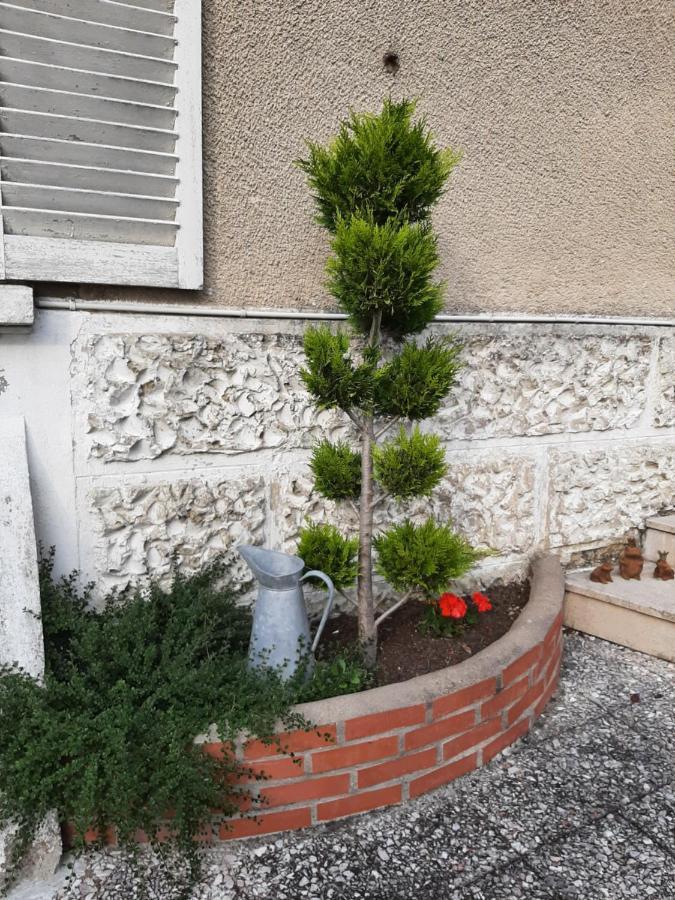 Gite Des Agapanthes Lacroix-sur-Meuse Dış mekan fotoğraf